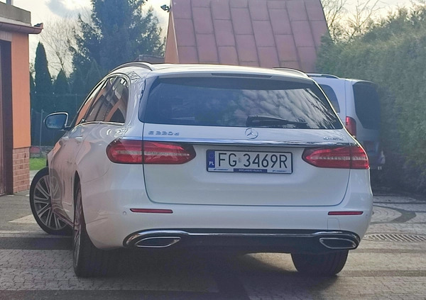 Mercedes-Benz Klasa E cena 89900 przebieg: 289900, rok produkcji 2017 z Jawor małe 781